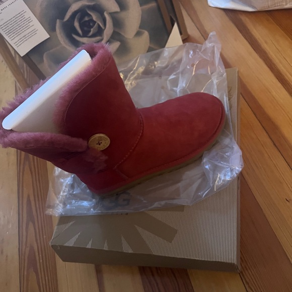 UGG Red Bailey Button Boots - Picture 6 of 7